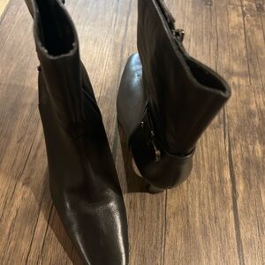 Bandolino Sleek Black Heeled Boots